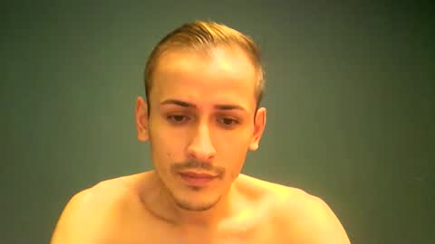Snapshot of sesinha69 chatting on 11.18.25 Sesinha online show from 11.18.25