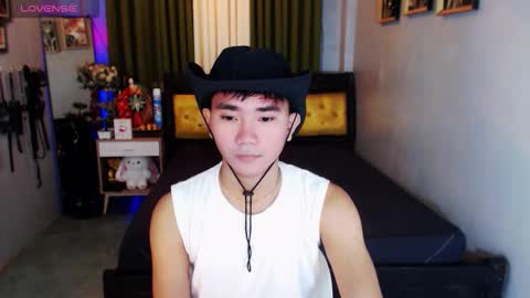 sexandroid1016 online show from 11.25.25