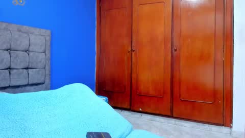 Snapshot of sexfenix_ chatting on 02.26.25 karen and camilo online show from 02.26.25