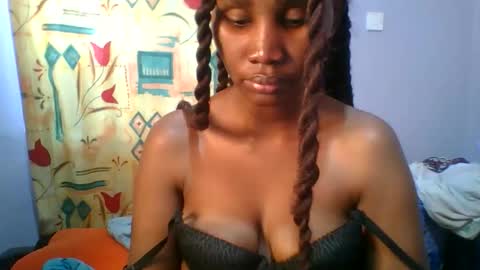 Snapshot of sexie_love chatting on 10.07.25 Nancy online show from 10.07.25