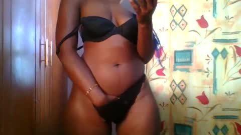 Snapshot of sexie_love chatting on 11.07.25 Nancy online show from 11.07.25