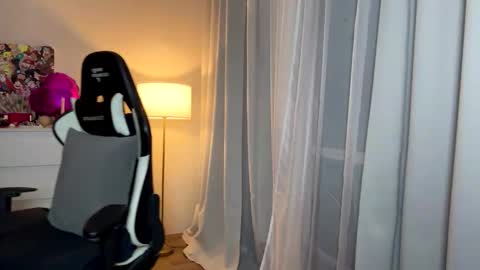 My name is Mia whats yours online show from 10.14.25