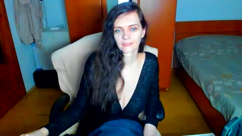 Snapshot of sexqueen1111 chatting on 05.28.26 sexqueen1111 online show from 05.28.26