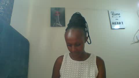 Snapshot of sexsy_sally chatting on 12.09.24 sexsysally online show from 12.09.24