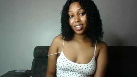 Snapshot of sexttiana_ebony chatting on 10.11.25 sexttiana_ebony online show from 10.11.25