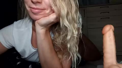 Snapshot of sexualangel chatting on 07.27.26 Verona online show from 07.27.26