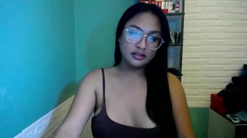 Snapshot of sexuallyattractive_mae chatting on 05.24.26 sexuallyattractive_mae online show from 05.24.26