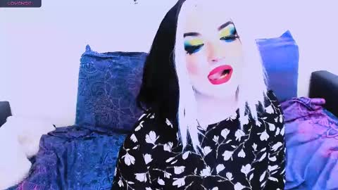 Snapshot of sexxx_queen chatting on 12.25.24 sexxx_queen online show from 12.25.24