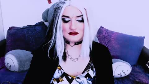 Snapshot of sexxx_queen chatting on 02.05.25 sexxx_queen online show from 02.05.25