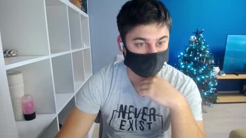 Snapshot of sexxxdickbig chatting on 12.24.24 Tommy online show from 12.24.24