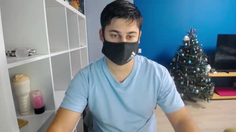 Snapshot of sexxxdickbig chatting on 12.29.24 Tommy online show from 12.29.24