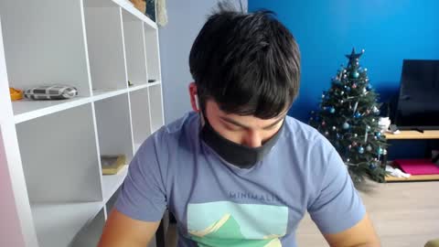 Snapshot of sexxxdickbig chatting on 01.19.25 Tommy online show from 01.19.25