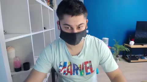 Snapshot of sexxxdickbig chatting on 02.18.25 Tommy online show from 02.18.25