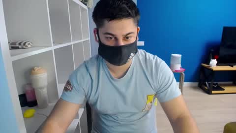 Snapshot of sexxxdickbig chatting on 03.03.25 Tommy online show from 03.03.25