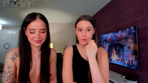 Snapshot of sexxxsirens chatting on 12.13.25 Hannah Monica Annie Andrea Eva Lina online show from 12.13.25