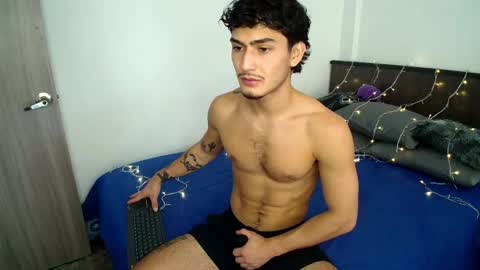 Snapshot of sexxxyjuan99 chatting on 04.10.26 JUAN online show from 04.10.26