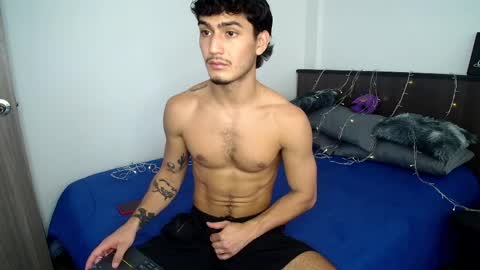 Snapshot of sexxxyjuan99 chatting on 04.12.26 JUAN online show from 04.12.26