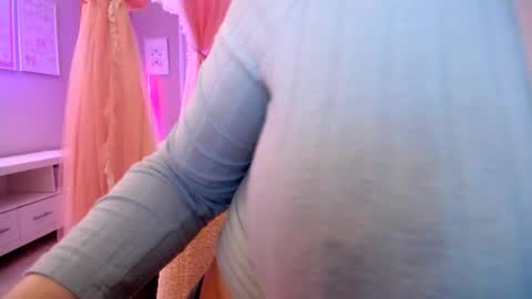 Snapshot of sexxxyprincess chatting on 10.23.25 Princess online show from 10.23.25