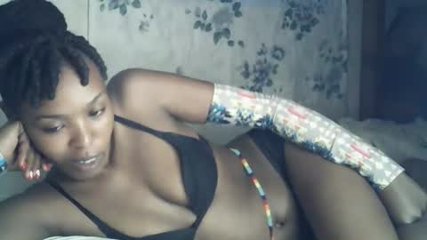 Snapshot of sexxy_curvy23 chatting on 02.25.26 sexxy_curvy23 online show from 02.25.26