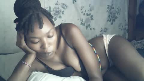 Snapshot of sexxy_curvy23 chatting on 02.27.26 sexxy_curvy23 online show from 02.27.26