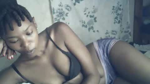 Snapshot of sexxy_curvy23 chatting on 02.28.26 sexxy_curvy23 online show from 02.28.26