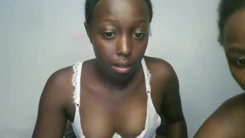 Snapshot of sexxy_kyla chatting on 10.13.25 sexxy_kyla online show from 10.13.25