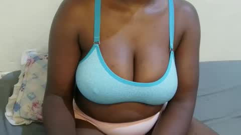 Snapshot of sexxy_maya1 chatting on 04.12.26 sexxy_maya1 online show from 04.12.26