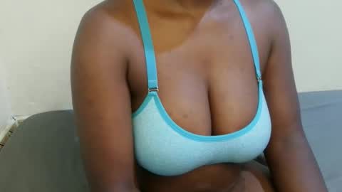 Snapshot of sexxy_maya1 chatting on 04.13.26 sexxy_maya1 online show from 04.13.26