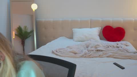 Lorry small boobs and Maya big boobs  friends with benefits online show from 02.18.26