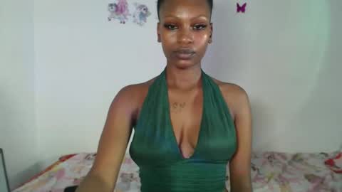Snapshot of sexxypixie chatting on 04.04.26 sexxypixie online show from 04.04.26