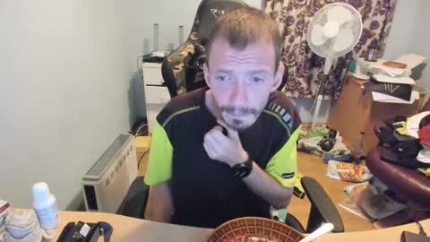 Snapshot of sexy432629 chatting on 09.08.25 evry tip help me to buy a new car 111-1111-111111 tk online show from 09.08.25