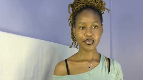 Snapshot of sexy_b7 chatting on 09.23.25 kiki online show from 09.23.25