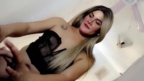 Snapshot of sexy_blaire chatting on 04.07.26 Haley Blaire online show from 04.07.26