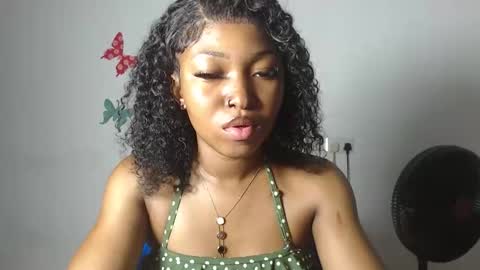 sexy_bluey247 online show from 11.25.25