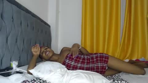 Snapshot of sexy_browniexx chatting on 03.07.25 brownie online show from 03.07.25