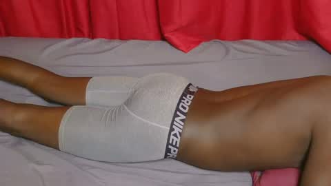 Snapshot of sexy_buddyz55 chatting on 07.30.26 Suudi online show from 07.30.26