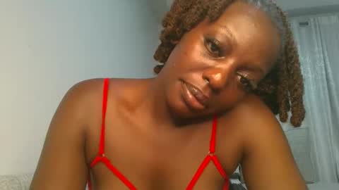 Snapshot of sexy_candia chatting on 04.28.26 Stacy online show from 04.28.26
