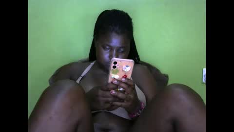 Snapshot of sexy_divana chatting on 01.22.25 sexy_divana online show from 01.22.25