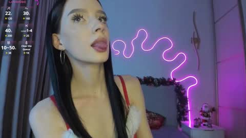 Snapshot of sexy_flora chatting on 12.21.24 Flora online show from 12.21.24