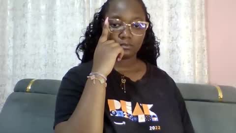 Snapshot of sexy_helle chatting on 04.26.26 sexy_helle online show from 04.26.26