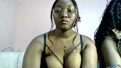 Snapshot of sexy_helle chatting on 06.15.26 sexy_helle online show from 06.15.26
