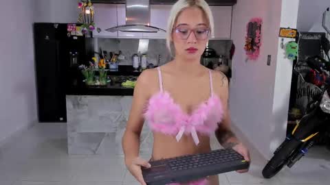 Snapshot of sexy_hot_friends_ chatting on 05.24.26 WENDY MAX AND VICKY online show from 05.24.26
