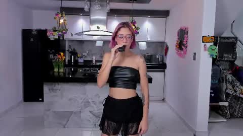 Snapshot of sexy_hot_friends_ chatting on 07.12.26 WENDY MAX AND VICKY online show from 07.12.26