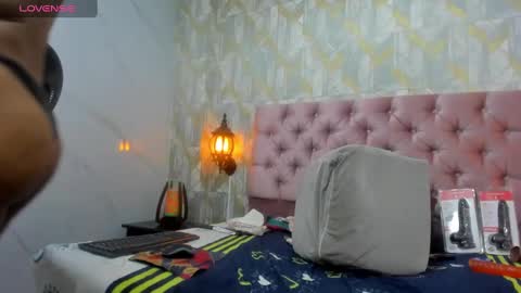 Snapshot of sexy_hot_mature chatting on 02.28.25 lina online show from 02.28.25