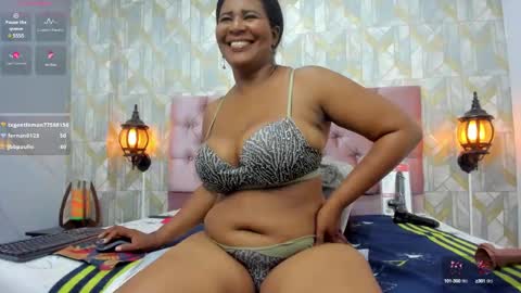 Snapshot of sexy_hot_mature chatting on 03.09.25 lina online show from 03.09.25