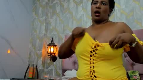Snapshot of sexy_hot_mature chatting on 03.10.25 lina online show from 03.10.25