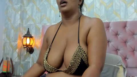Snapshot of sexy_hot_mature chatting on 03.10.25 lina online show from 03.10.25