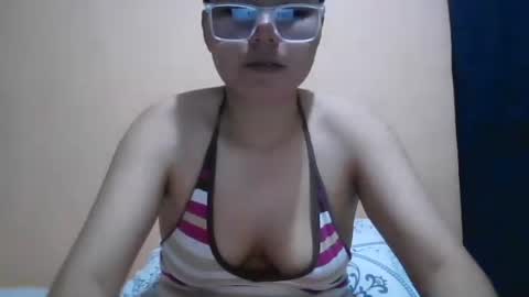 Snapshot of sexy_hotass_girl chatting on 10.13.25 Anna online show from 10.13.25