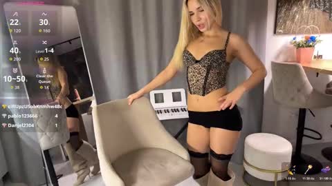 Snapshot of sexy_katze chatting on 02.19.26 Kate online show from 02.19.26