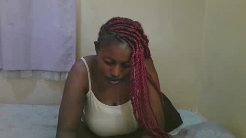 Snapshot of sexy_latasha chatting on 02.14.26 sexy_latasha online show from 02.14.26